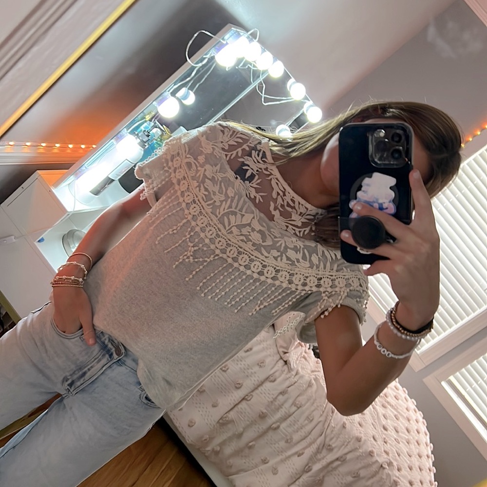 Southern fashion house, gray T-shirt